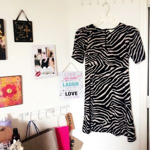 ⭐️ Tan and Black zebra A-Line dress !!